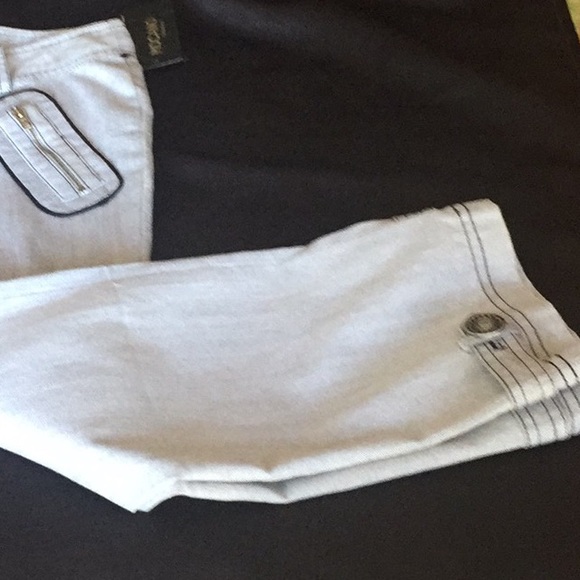 Light grey capris a faded jean look - Picture 3 of 5